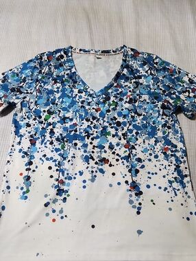 Exclusively Fancy Blue, Black, White & Green Splatter V‑Neck Tee